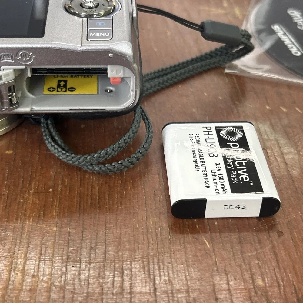 OLYMPUS STYLUS SH-50 16MP 24x Zoom Digital Camera silver Japan